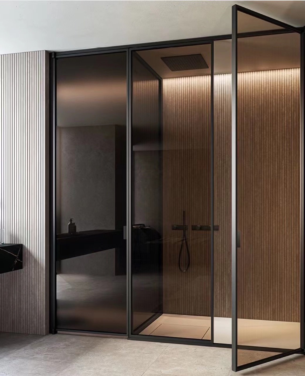 L-shaped walk-in enclosure